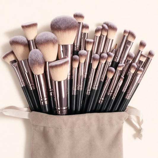 Set de 30 brochas de maquillaje con neceser